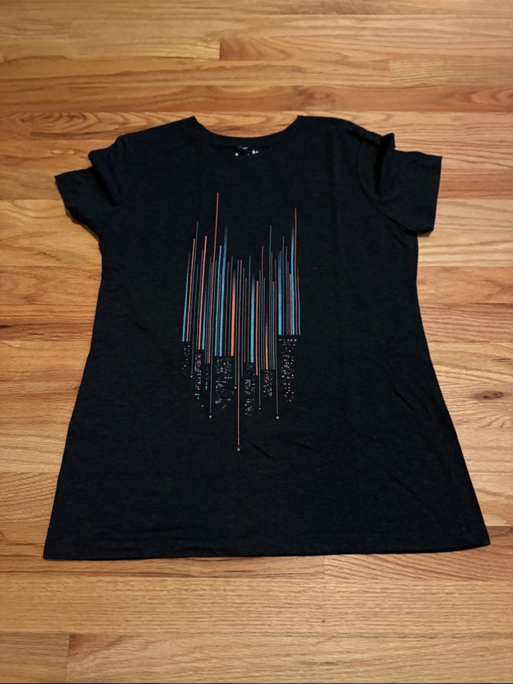 Women’s Size XL Graphic Tee Duo - Picture 2 of 7